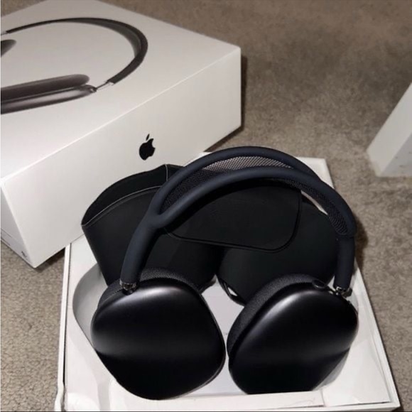 Apple Airpods Max Headphones